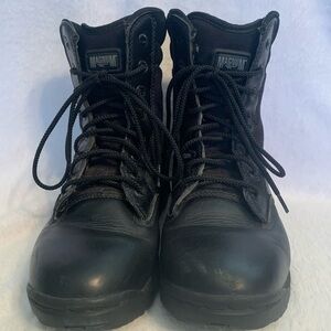 Magnum Flex  boots size 7.5